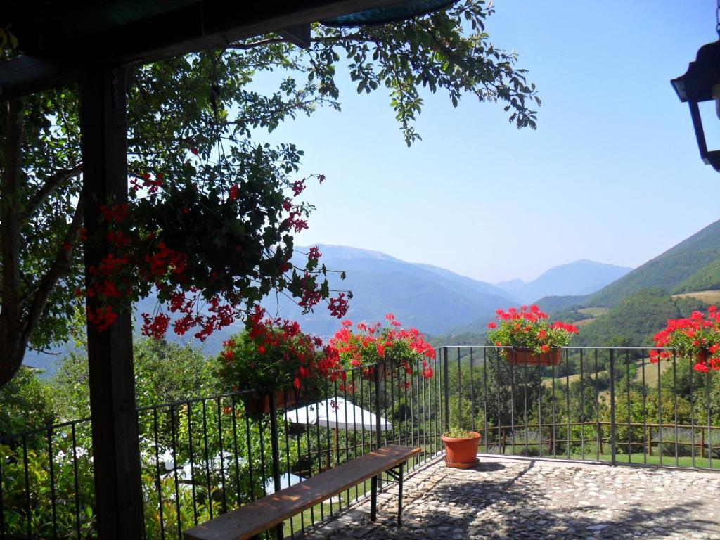 Agriturismo Roccagelli Vallo di Nera Eksteriør billede